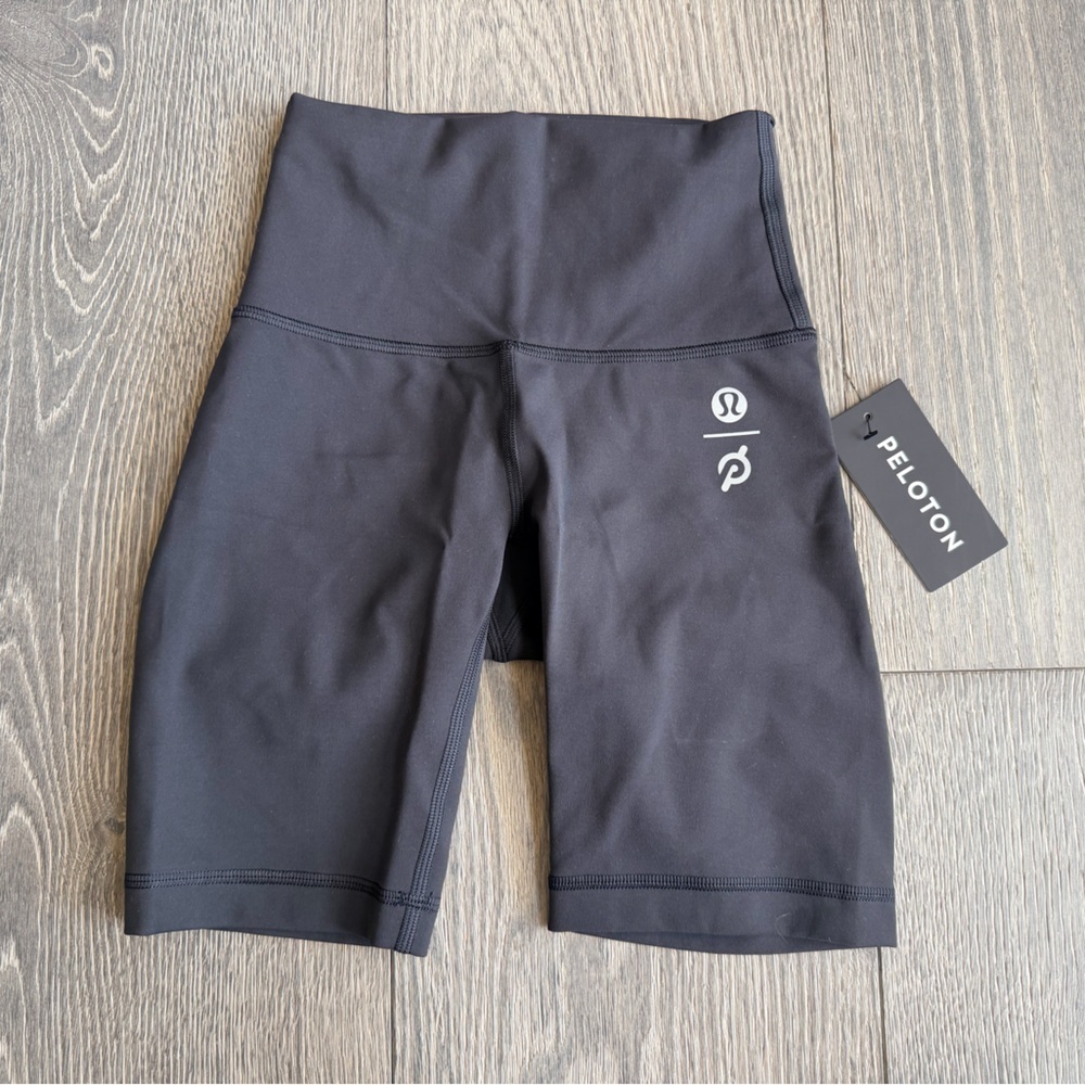 Peloton x Lululemon Wunder Train High Rise Short 8" in Black Size 2